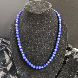 Vintage blue beaded necklace - 11"
